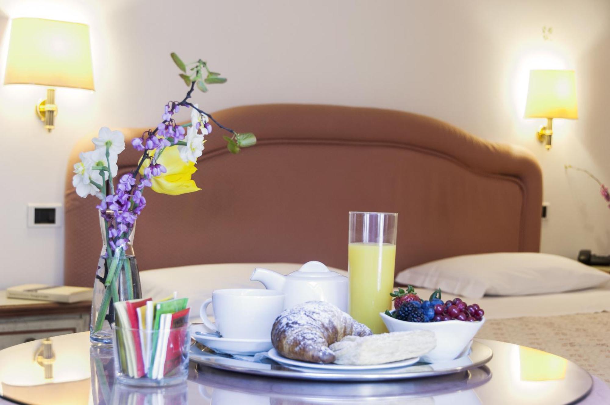 Hotel Kursaal Passignano sul Trasimeno Δωμάτιο φωτογραφία