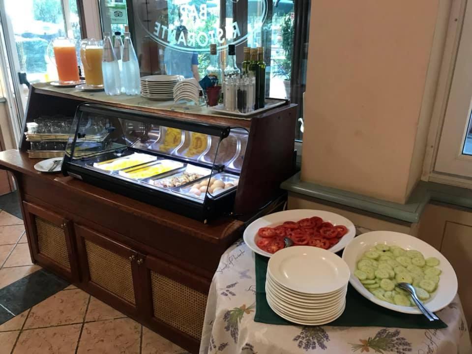 Hotel Kursaal Passignano sul Trasimeno Εξωτερικό φωτογραφία